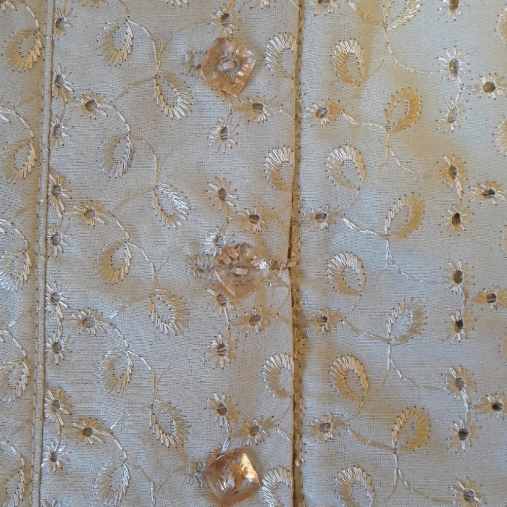 Button-Front

CROP TOP - Picture 3 of 7